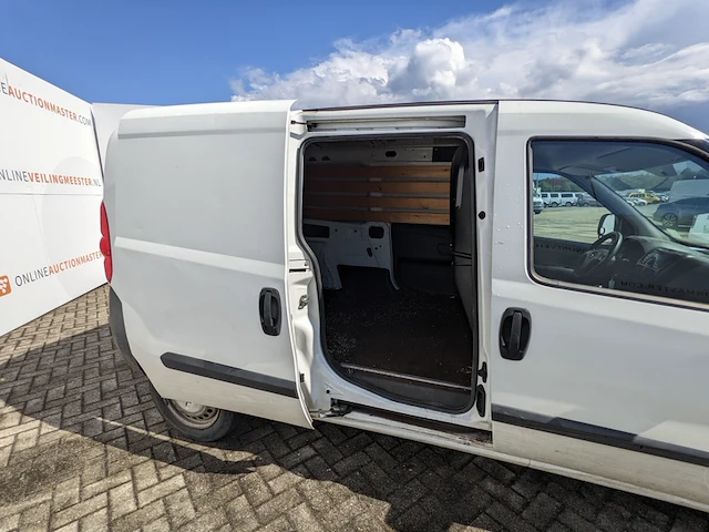 Bedrijfswagen, opel, combo - afbeelding 20 van  42