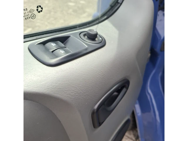 Bedrijfswagen opel, vivaro 2.0 cdti l1h1, bouwjaar 2012 - afbeelding 2 van  88