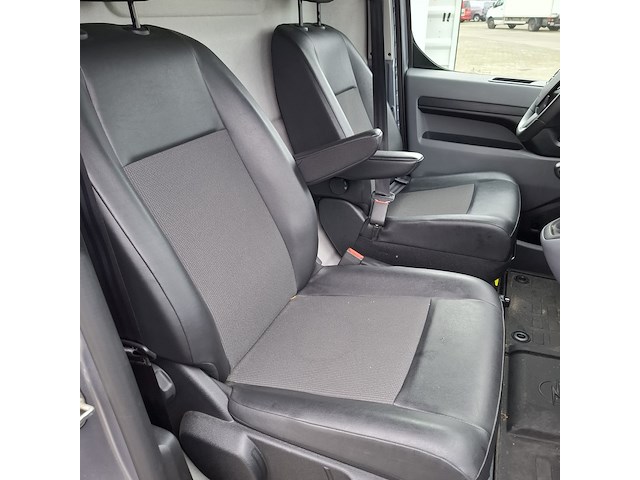 Bedrijfswagen, opel, vivaro - afbeelding 36 van  47