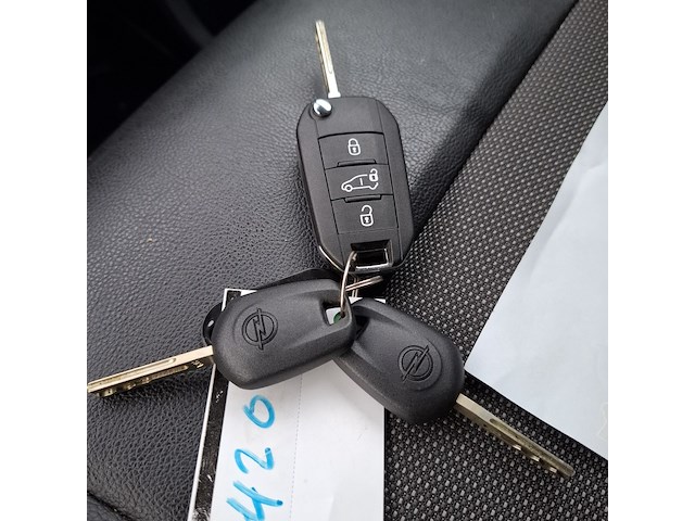 Bedrijfswagen, opel, vivaro - afbeelding 42 van  47