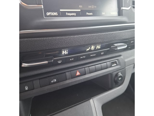 Bedrijfswagen, opel, vivaro - afbeelding 15 van  45