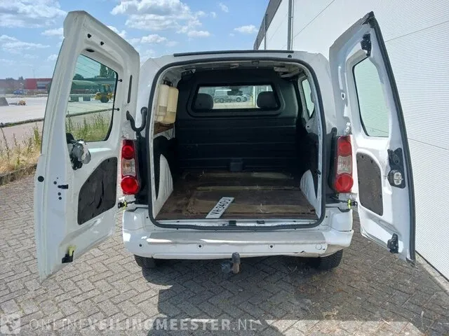 Bedrijfswagen peugeot, partner 1.6 bluehdi 4x4 dangel, bouwjaar 2015 - afbeelding 31 van  59