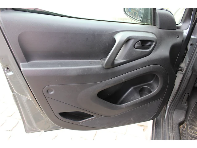 Bedrijfswagen peugeot partner met kenteken v-788-nf - afbeelding 10 van  14