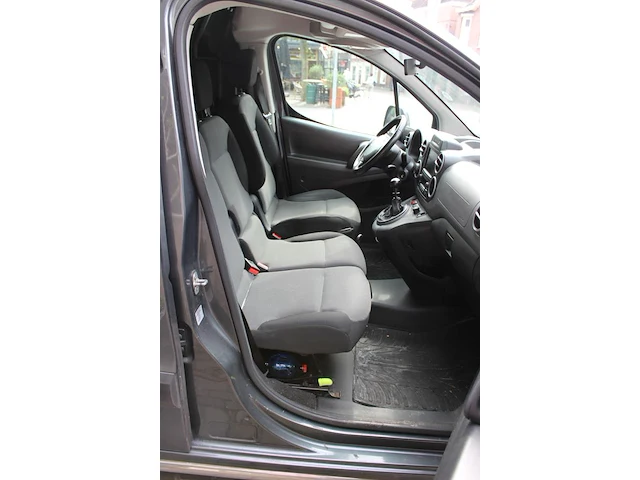 Bedrijfswagen peugeot partner met kenteken v-788-nf - afbeelding 14 van  14
