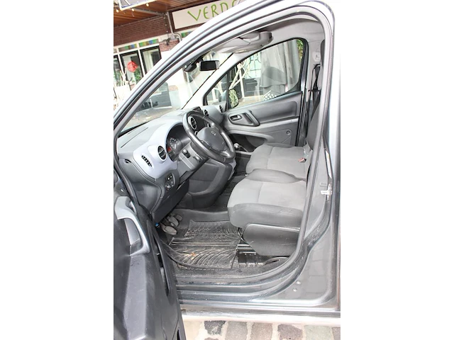 Bedrijfswagen peugeot partner met kenteken v-788-nf - afbeelding 9 van  14