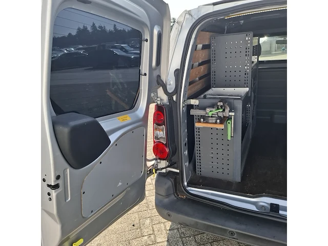 Bedrijfswagen peugeot, partner premium bluehdi 75, bouwjaar 2019 - afbeelding 24 van  59