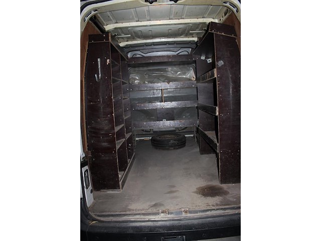 Bedrijfswagen renault master t33 2.3 dci l2h2 met kenteken 1-vjv-44 en kilometerstand 500.588 km. bouwjaar ... - afbeelding 8 van  10