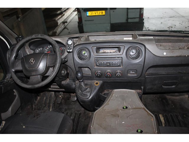 Bedrijfswagen renault master t33 2.3 dci l2h2 met kenteken 1-vjv-44 en kilometerstand 500.588 km. bouwjaar ... - afbeelding 10 van  10