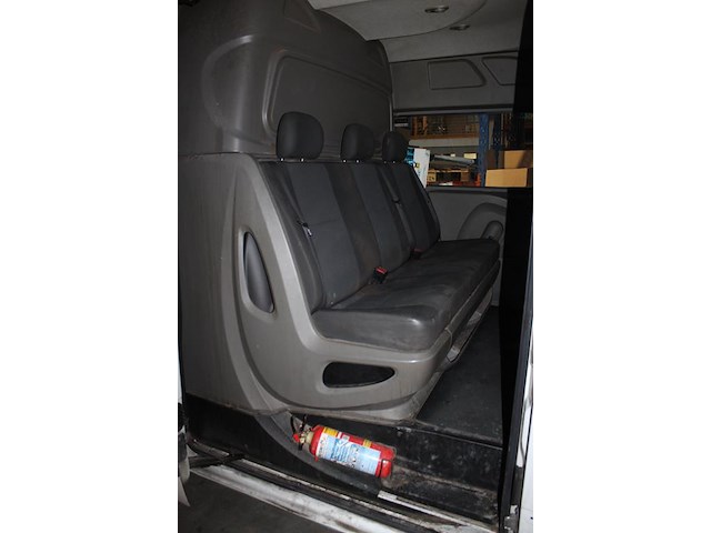 Bedrijfswagen renault master t35 2.3 dci l2h3 met kenteken 8-vzs-97 en kilometerstand 379.372 km. bouwjaar ... - afbeelding 4 van  14