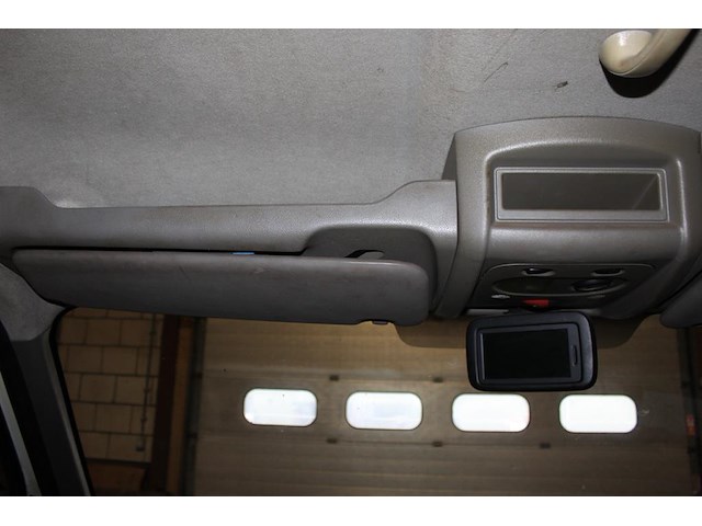 Bedrijfswagen renault master t35 2.3 dci l2h3 met kenteken 8-vzs-97 en kilometerstand 379.372 km. bouwjaar ... - afbeelding 6 van  14