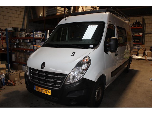 Bedrijfswagen renault master t35 2.3 dci l2h3 met kenteken 8-vzs-97 en kilometerstand 379.372 km. bouwjaar ... - afbeelding 1 van  14