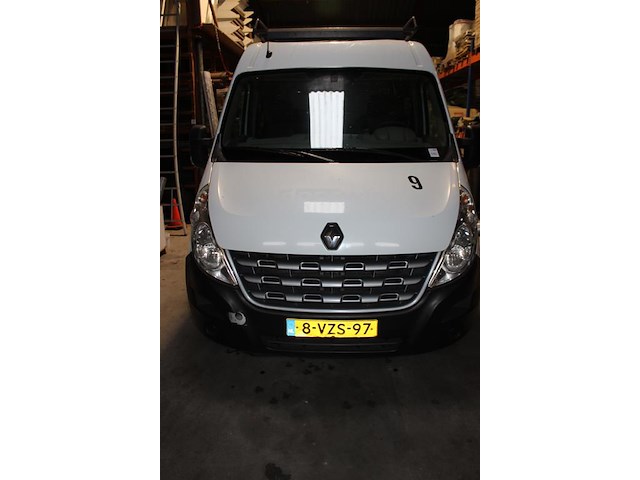 Bedrijfswagen renault master t35 2.3 dci l2h3 met kenteken 8-vzs-97 en kilometerstand 379.372 km. bouwjaar ... - afbeelding 7 van  14