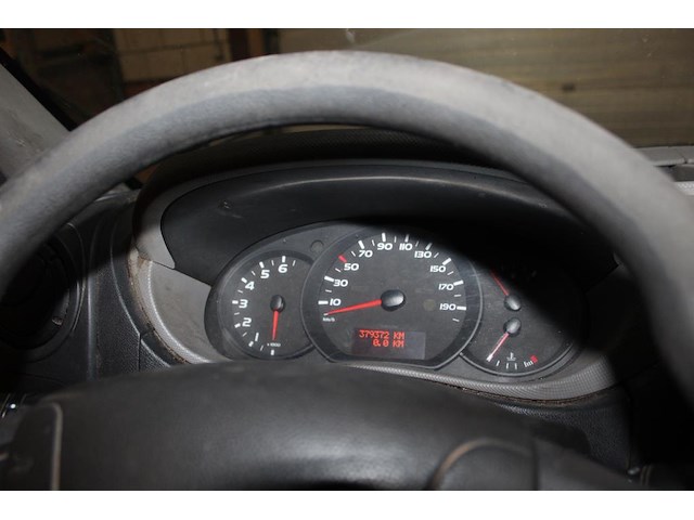 Bedrijfswagen renault master t35 2.3 dci l2h3 met kenteken 8-vzs-97 en kilometerstand 379.372 km. bouwjaar ... - afbeelding 13 van  14