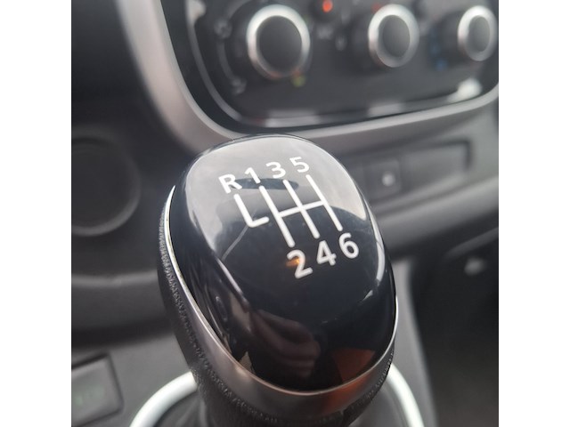 Bedrijfswagen, renault, trafic - afbeelding 17 van  43