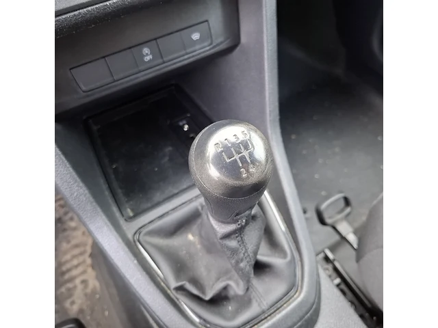 Bedrijfswagen, volkswagen, caddy - afbeelding 17 van  43