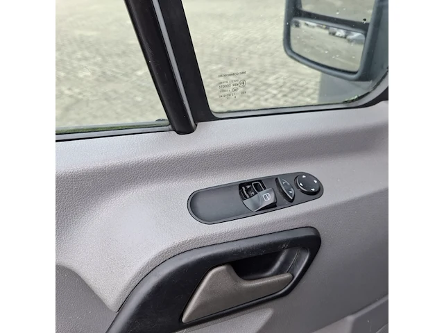 Bedrijfswagen volkswagen, crafter 30 2.5tdi, bouwjaar 2009 - afbeelding 2 van  36