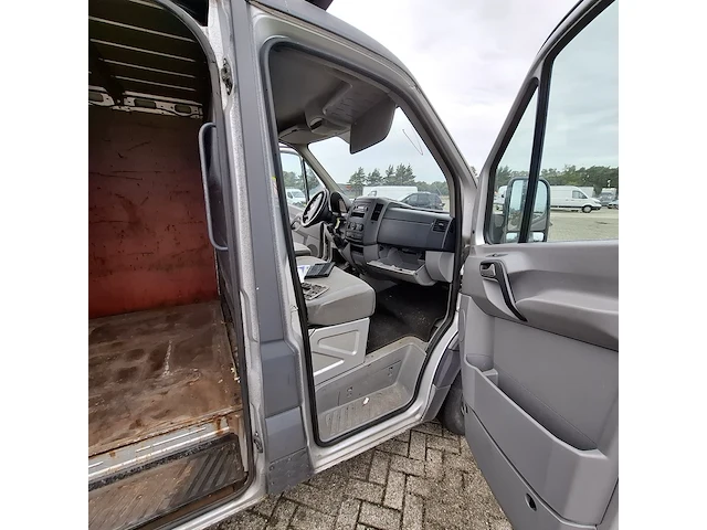 Bedrijfswagen volkswagen, crafter 30 2.5tdi, bouwjaar 2009 - afbeelding 13 van  36