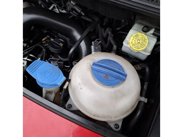 Bedrijfswagen, volkswagen, transporter 2.0 tdi, 2010 - afbeelding 44 van  46