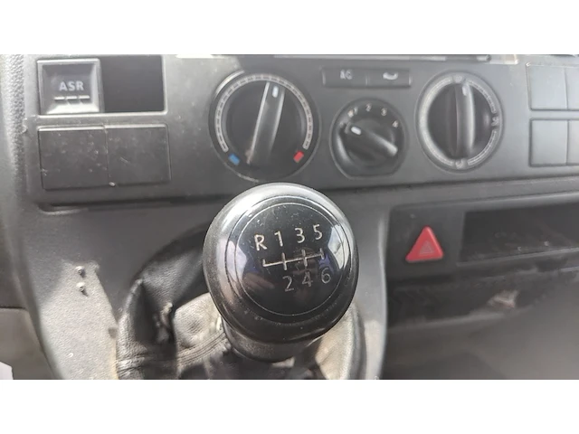 Bedrijfswagen volkswagen, transporter 2.5 tdi 340, bouwjaar 2006 - afbeelding 11 van  53