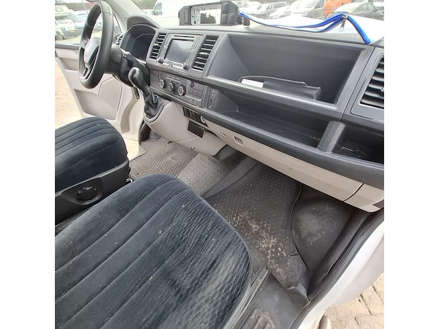 Bedrijfswagen, volkswagen, transporter 7hc - afbeelding 32 van  46