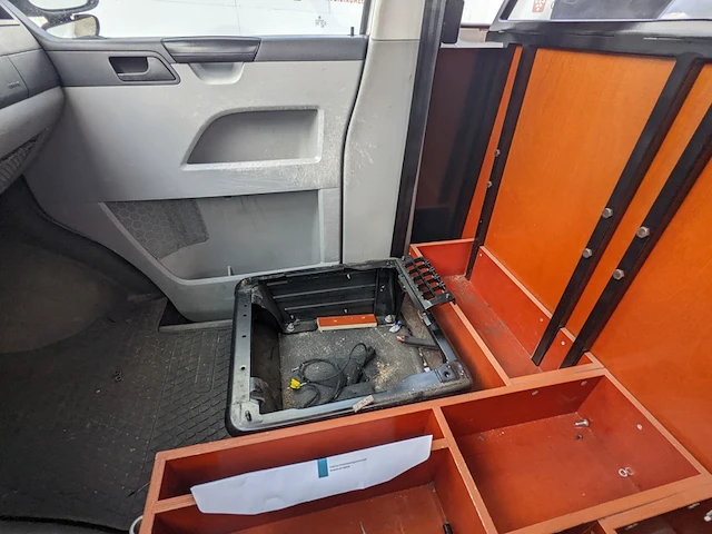 Bedrijfswagen, volkswagen, transporter - afbeelding 19 van  53