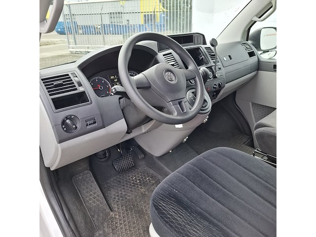 Bedrijfswagen, volkswagen, transporter - afbeelding 2 van  41