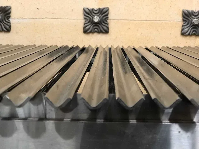 Beech ovens - houtskoolgrill met liftsysteem - afbeelding 27 van  30