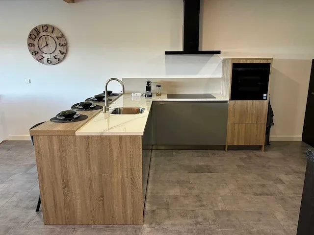 Beeck - showroomkeuken - afbeelding 16 van  20