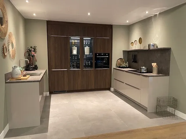 Beeck - showroomkeuken - afbeelding 1 van  36