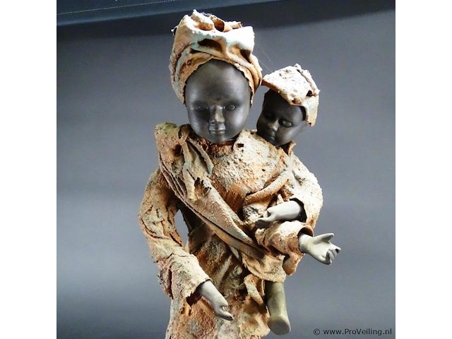 Beeld afrikaanse moeder met kind - afbeelding 3 van  5