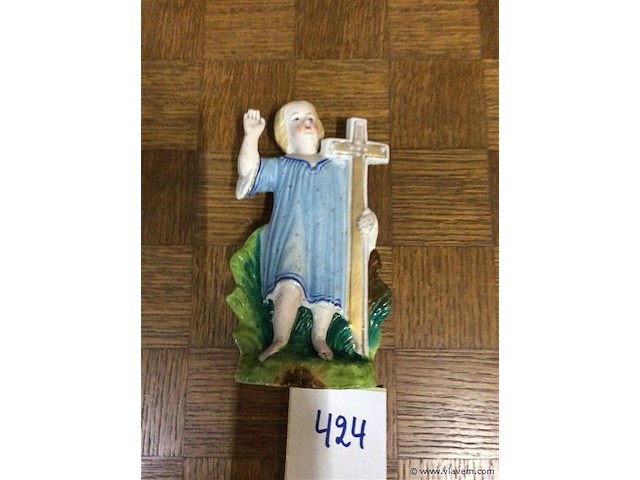 Beeld kind met kruis - afbeelding 2 van  2