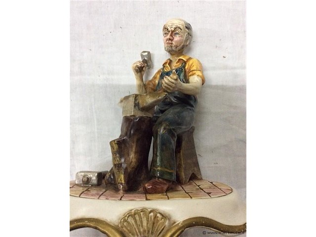 Beeld smid ( capo di monte ) - afbeelding 2 van  2