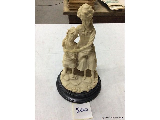 Beeldjes/ groepje ivorine - afbeelding 1 van  2