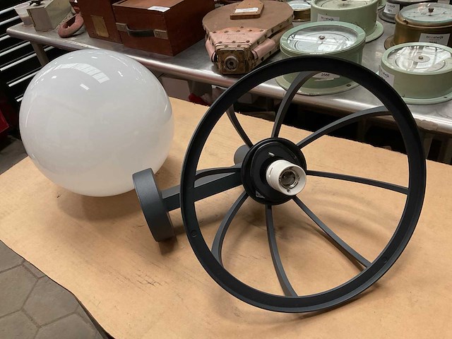 Bega 100w ip44 wandlamp (2x) - afbeelding 4 van  5