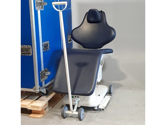 Behandelstoel in flightcase - afbeelding 2 van  9