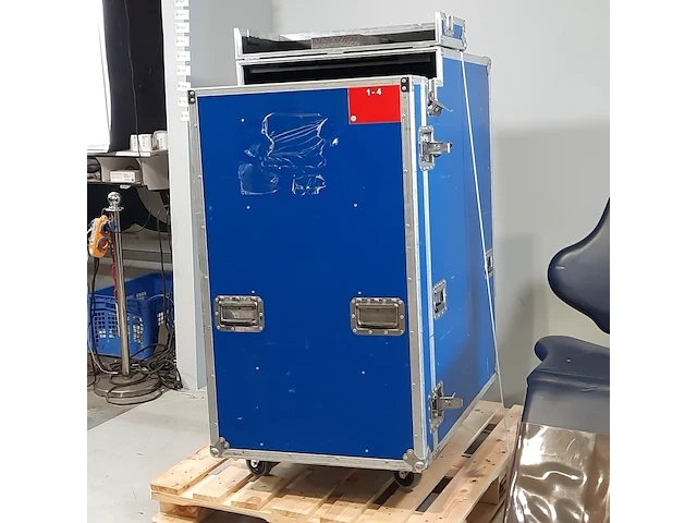 Behandelstoel in flightcase - afbeelding 4 van  12