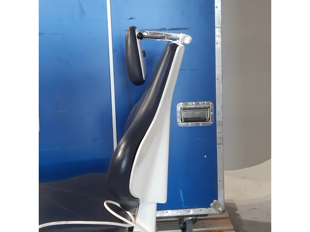 Behandelstoel in flightcase - afbeelding 10 van  12