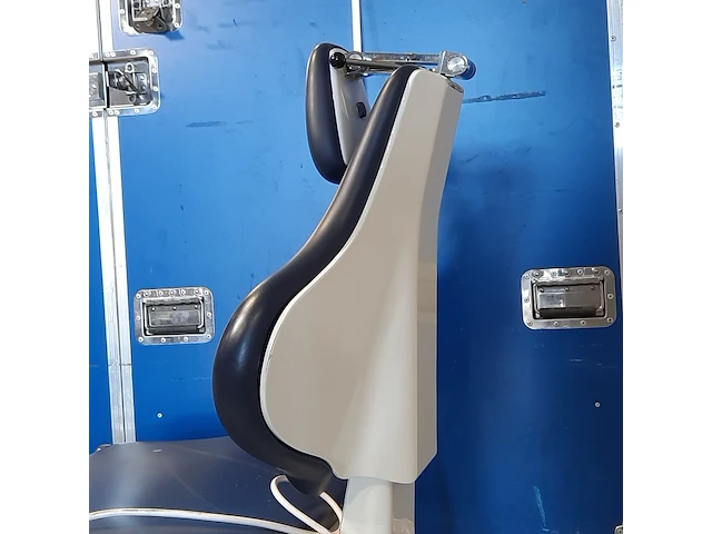 Behandelstoel in flightcase - afbeelding 11 van  12
