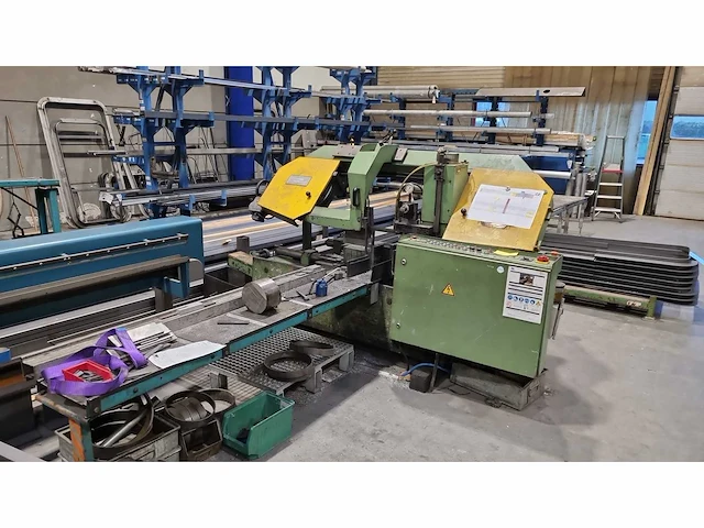 Behringer - hbp 320 a - cnc-bandzaagmachine - afbeelding 1 van  4