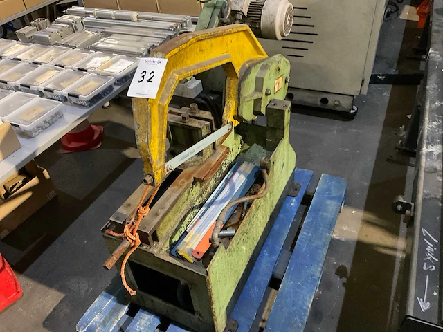 Behringer beugelzaagmachine - afbeelding 3 van  6