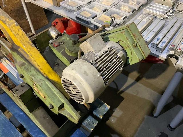Behringer beugelzaagmachine - afbeelding 4 van  6