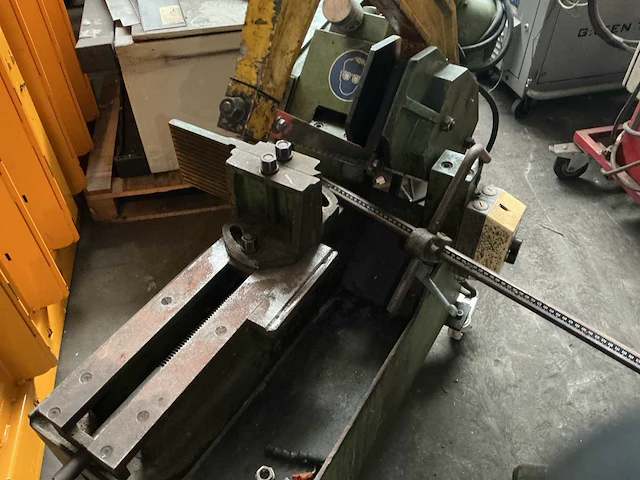 Behringer ks240 hy beugelzaagmachine - afbeelding 2 van  5