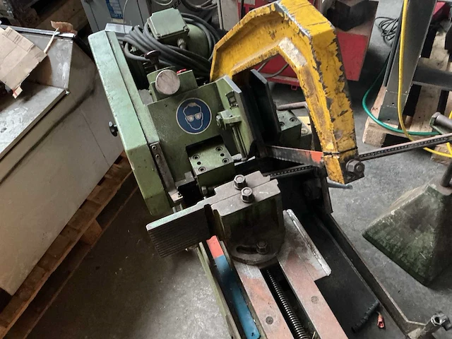 Behringer ks240 hy beugelzaagmachine - afbeelding 3 van  5