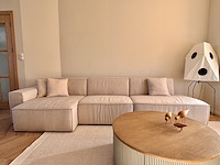 Beige elementen bank in rechtse opstelling, 2025 - afbeelding 1 van  12