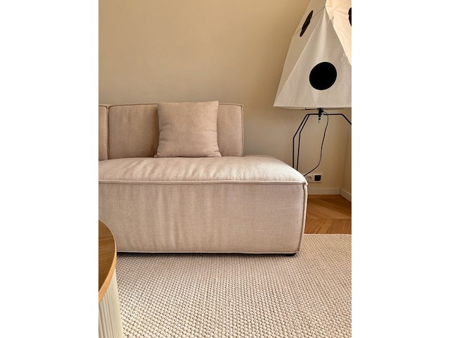 Beige elementen bank in rechtse opstelling, 2025 - afbeelding 10 van  12