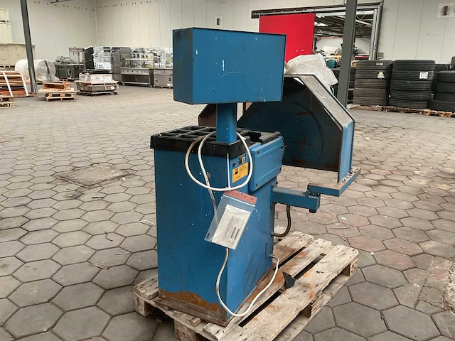 Beissbarth 445 banden balanceerapparaat - afbeelding 4 van  6