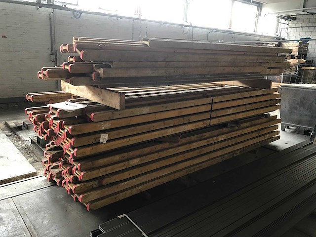 Bekistingsbalk (100x) - afbeelding 1 van  3