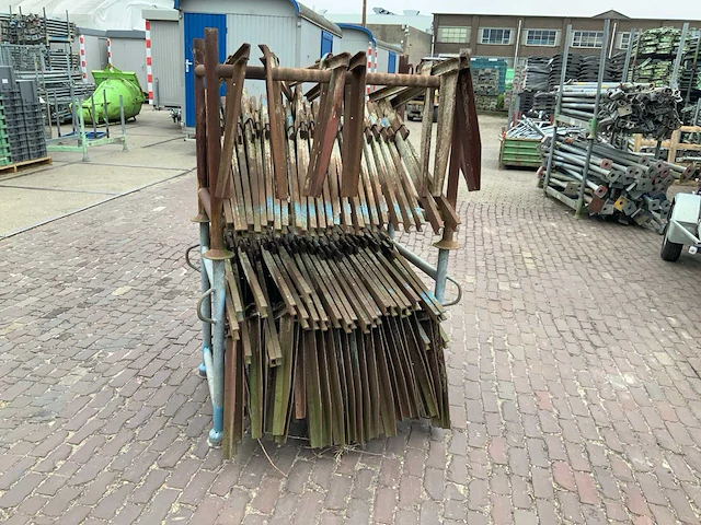 Bekistingsklemmen (80x) - afbeelding 1 van  2