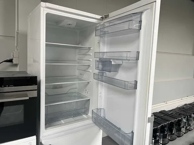 Beko - combinatiekavel koelkast+ oven inbouw+ droger - afbeelding 16 van  16