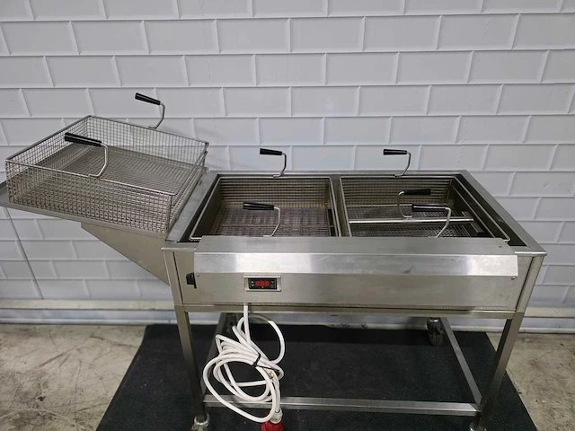 Beko - mobiele rvs oliebollen friteuse - afbeelding 2 van  7
